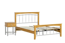 Cargar imagen en el visor de la galería, Cama Matrimonial de Madera de Maple Modelo 741
